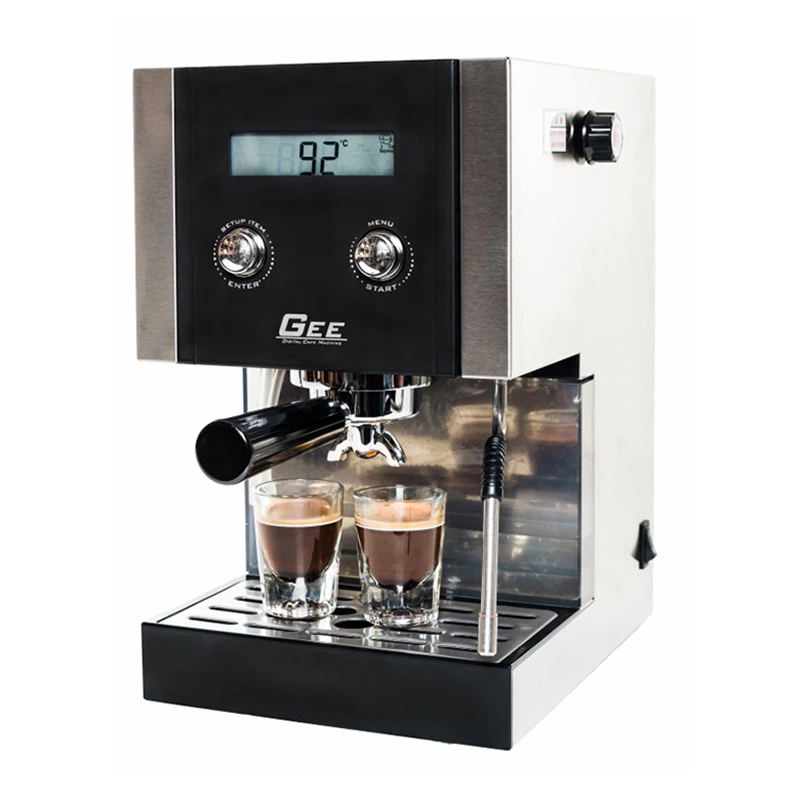 Thuis koffiezetapparaat met stomer
